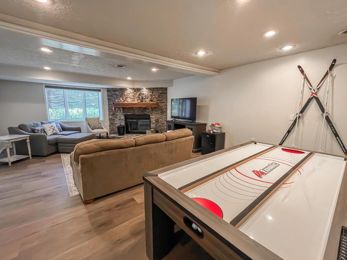 Newly Renovated Super Close Lake Access Dock Walk To Ski Slopes At Wisp McHenry Exterior photo